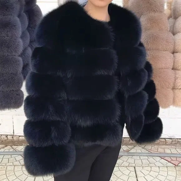 Luxurious Black Fox Fur Jacket - Picture 3 of 11